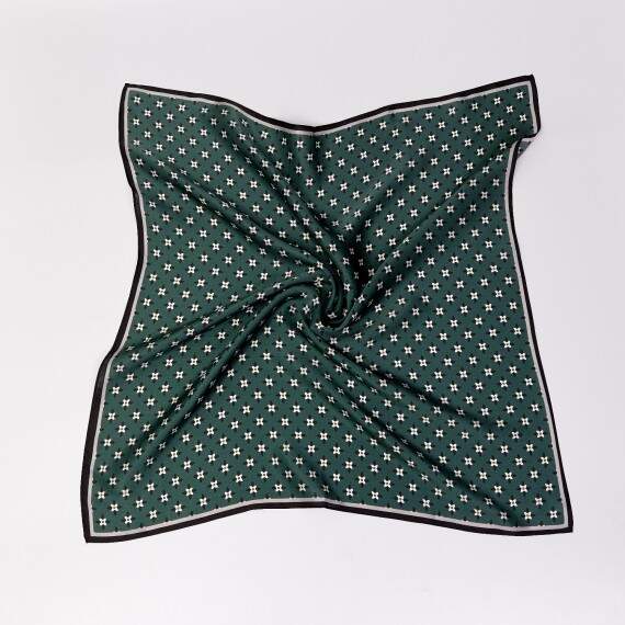 Women's emerald silk handkerchief(081c75f1-4379-11ef-9a4e-00155d004616) photo 3