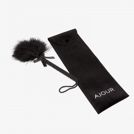 Feather pompom in a case(01ace925-049f-11f0-ad23-00155d004616) photo 1