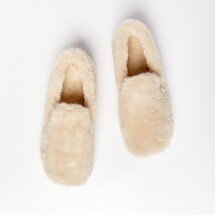 Homemade slippers made of  artificial plush milky(e0fb7102-058b-11f0-ad23-00155d004616) photo 2