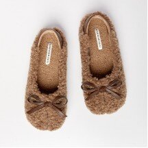 Homemade slippers made of artificial plush with beige bows(e0fb70ee-058b-11f0-ad23-00155d004616) photo 2