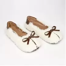 Homemade slippers made of artificial plush with milky bows(e0fb70f6-058b-11f0-ad23-00155d004616) photo 1