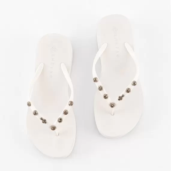 Women's White Flip-Flops Adorned with Metal Charms(d53b5bfb-6d10-11f0-8226-00155d004616) photo 2