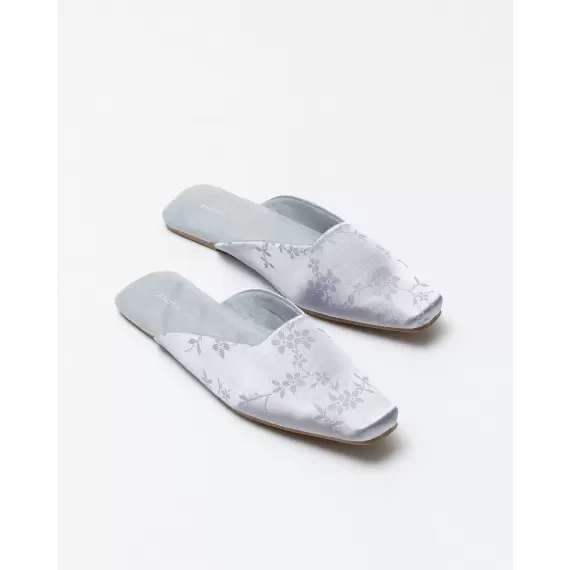Women's light grey floral print house slippers