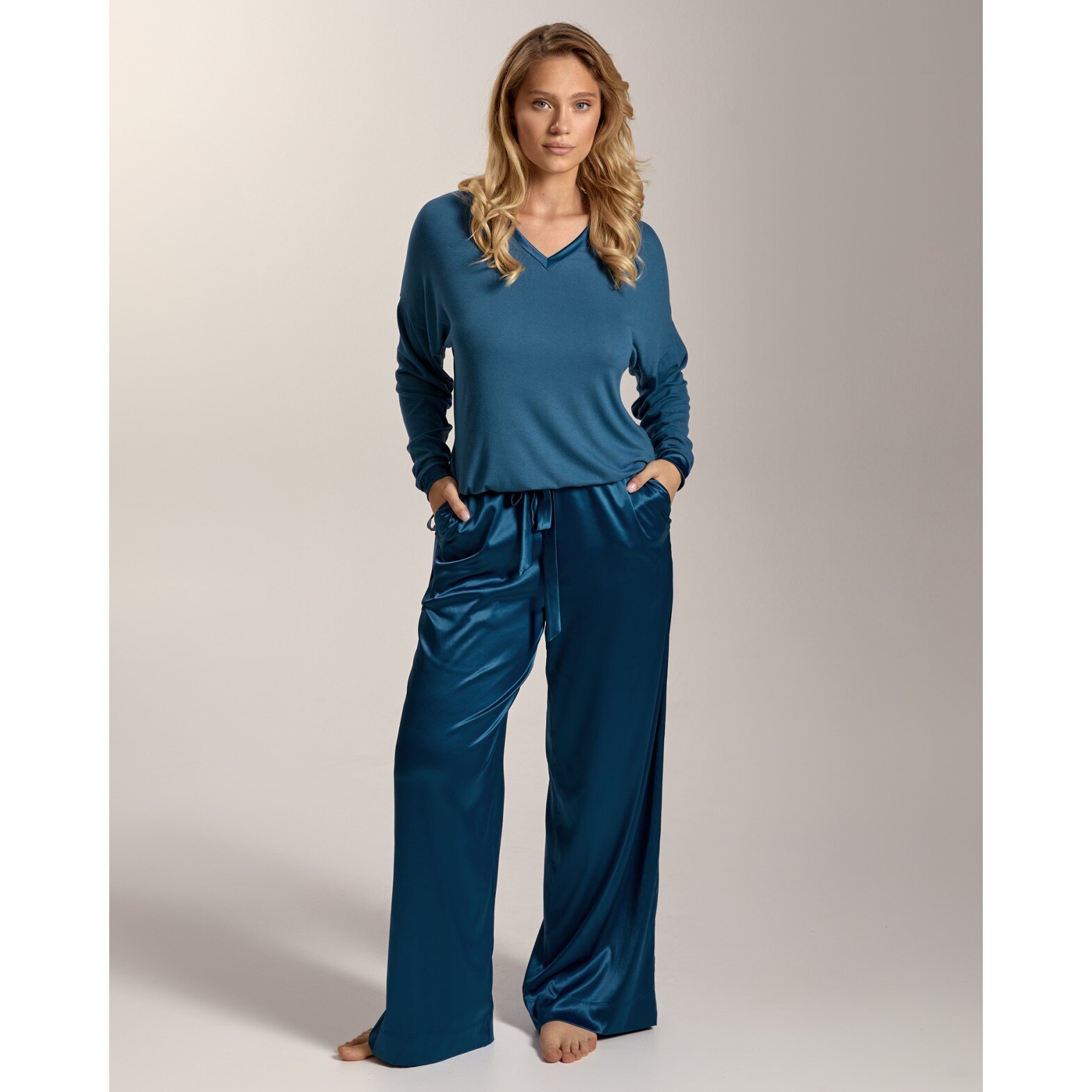 SATIN PANTS MONTPARNASSE SHJ  8 a(ee293210-632a-11f1-8e24-00155d004616) photo 3