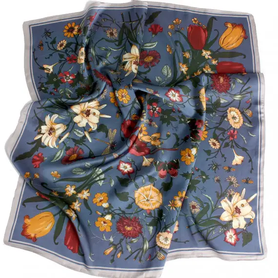 Женская косынка текстильная с цветочным мотивом