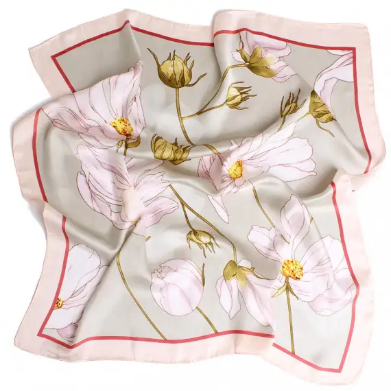 Женская косынка текстильная с флоральным мотивом
