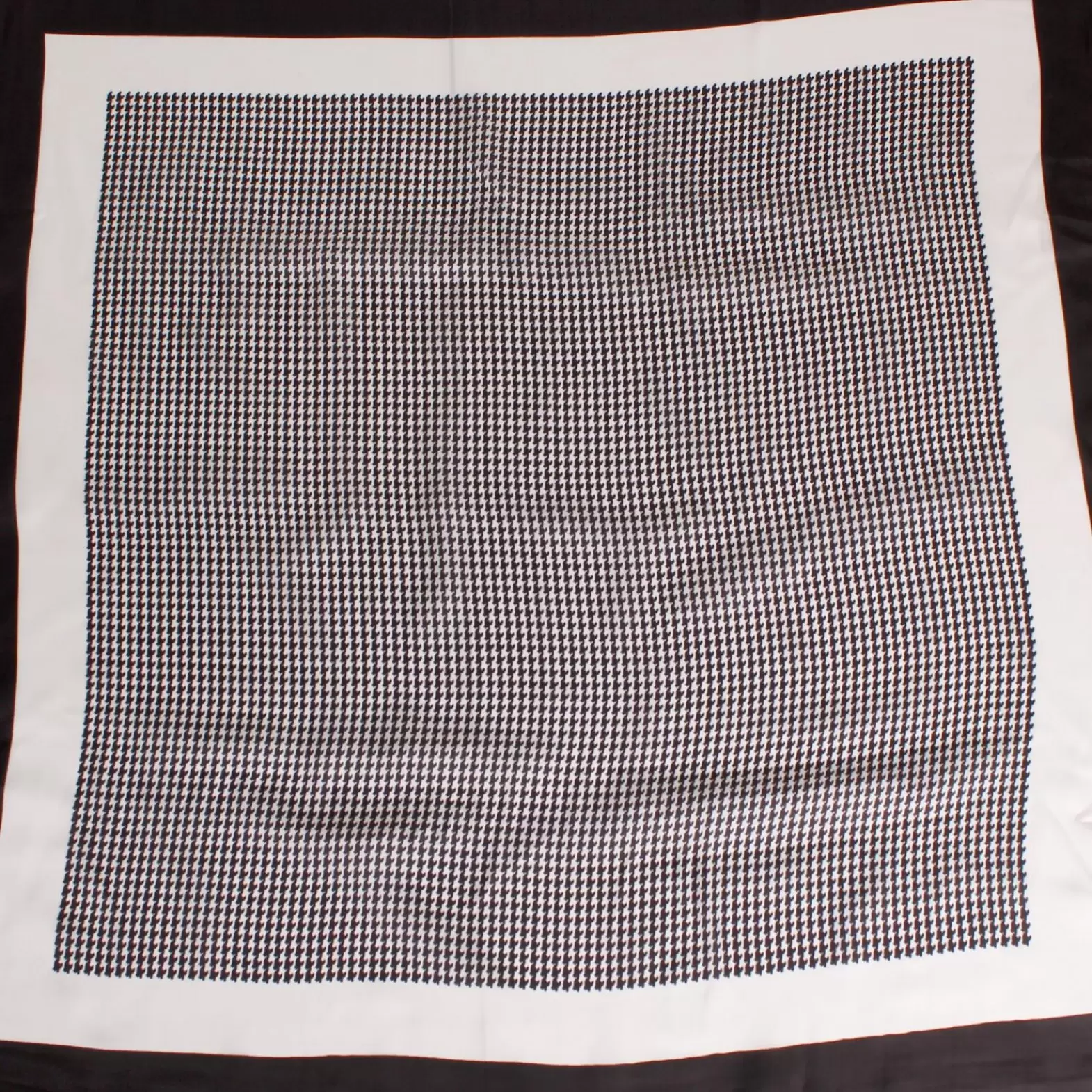 Косинка жіноча текстильна з принтом "гусяча лапка"